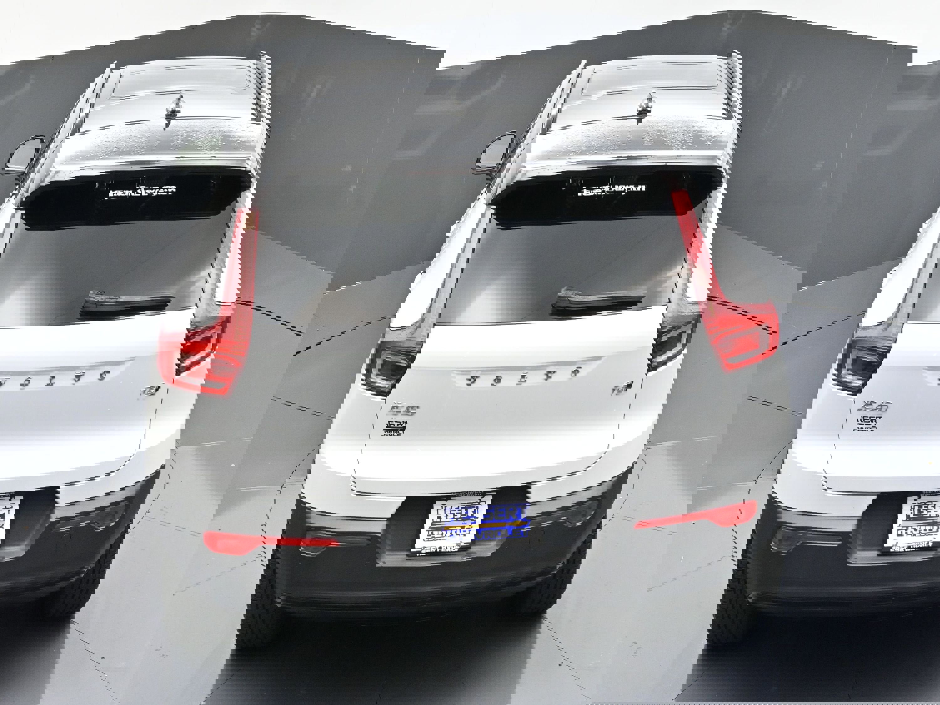 Used 2022 Volvo XC40 T5 R-Design image 56