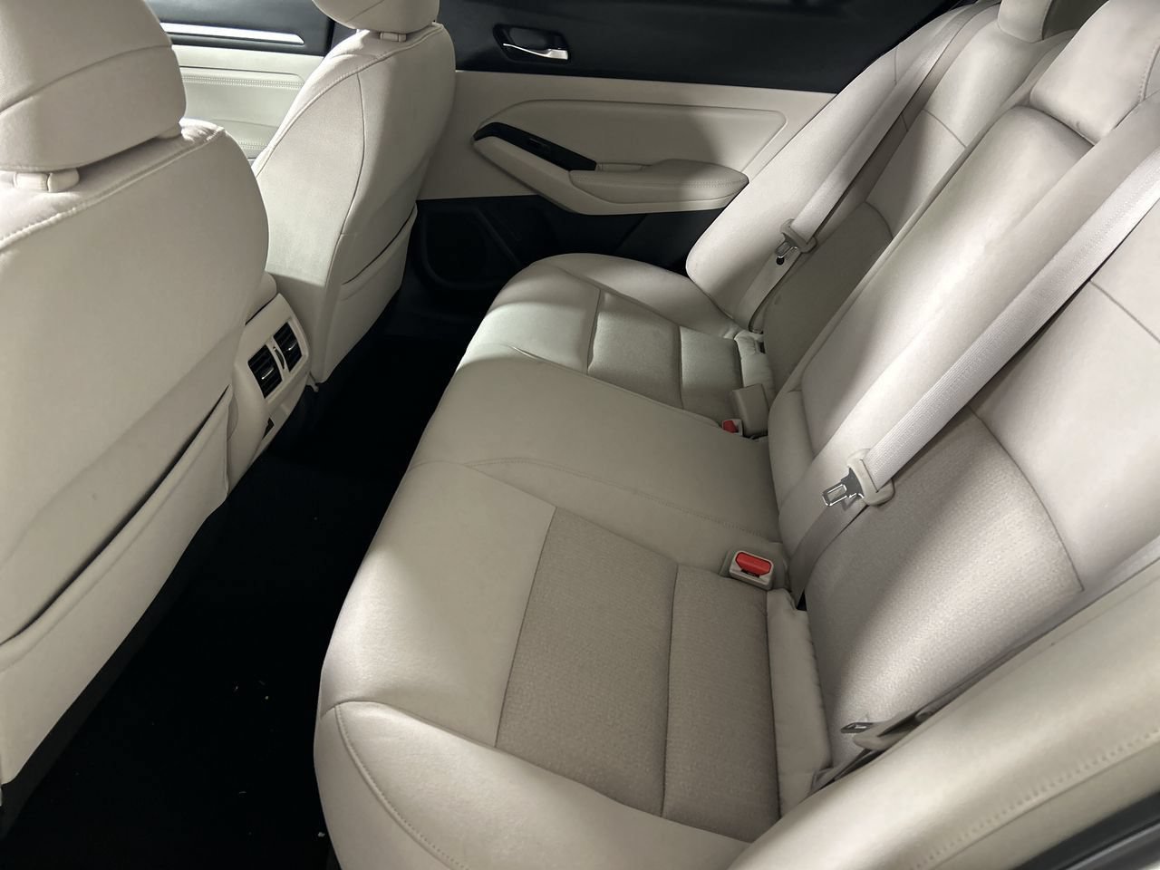 Used 2020 Nissan Altima 2.5 SV FWD image 24