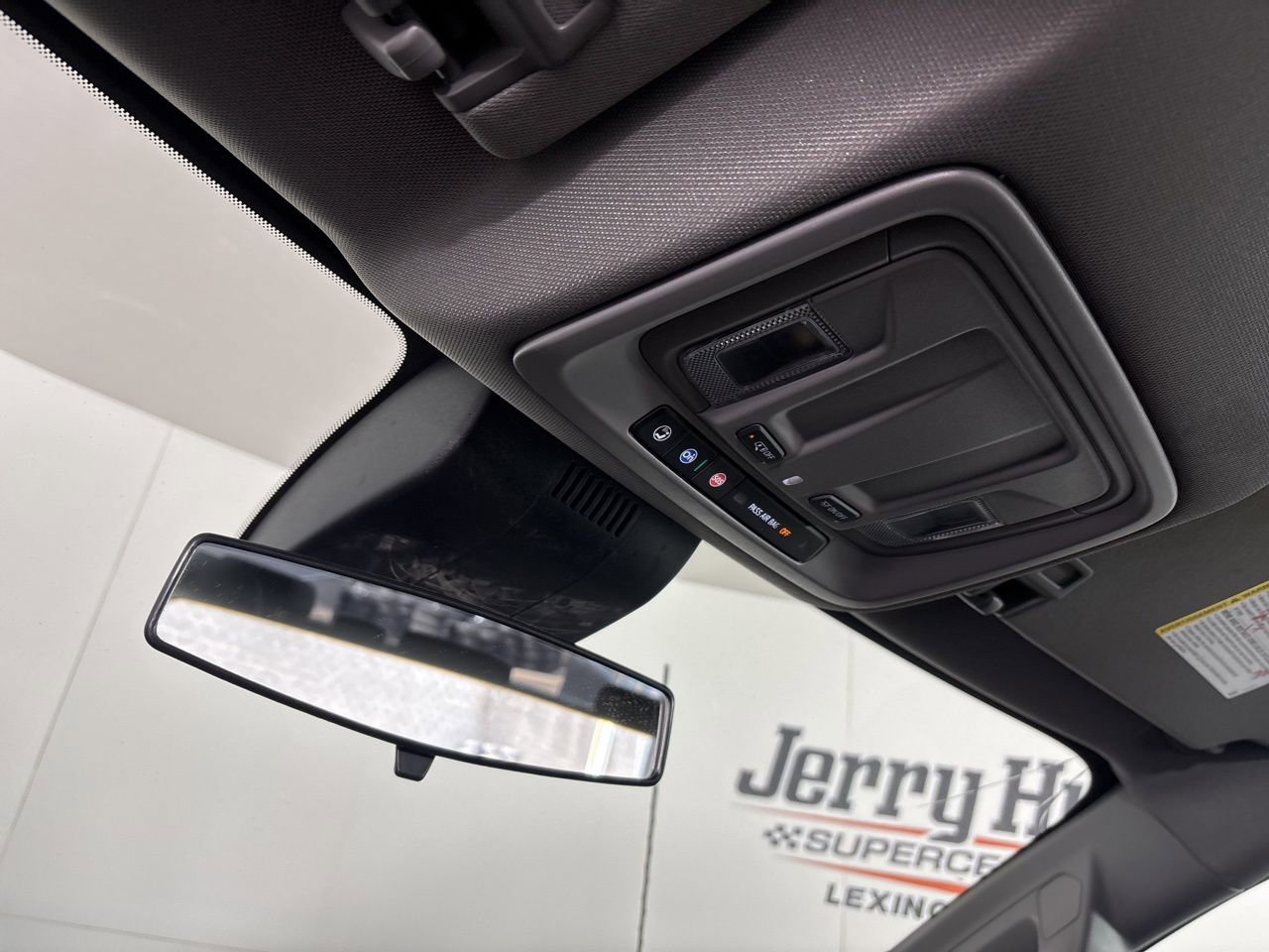 Used 2025 Chevrolet Silverado 3500 W/T image 18