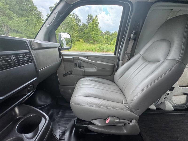 Used 2007 Chevrolet Express 1500 image 23