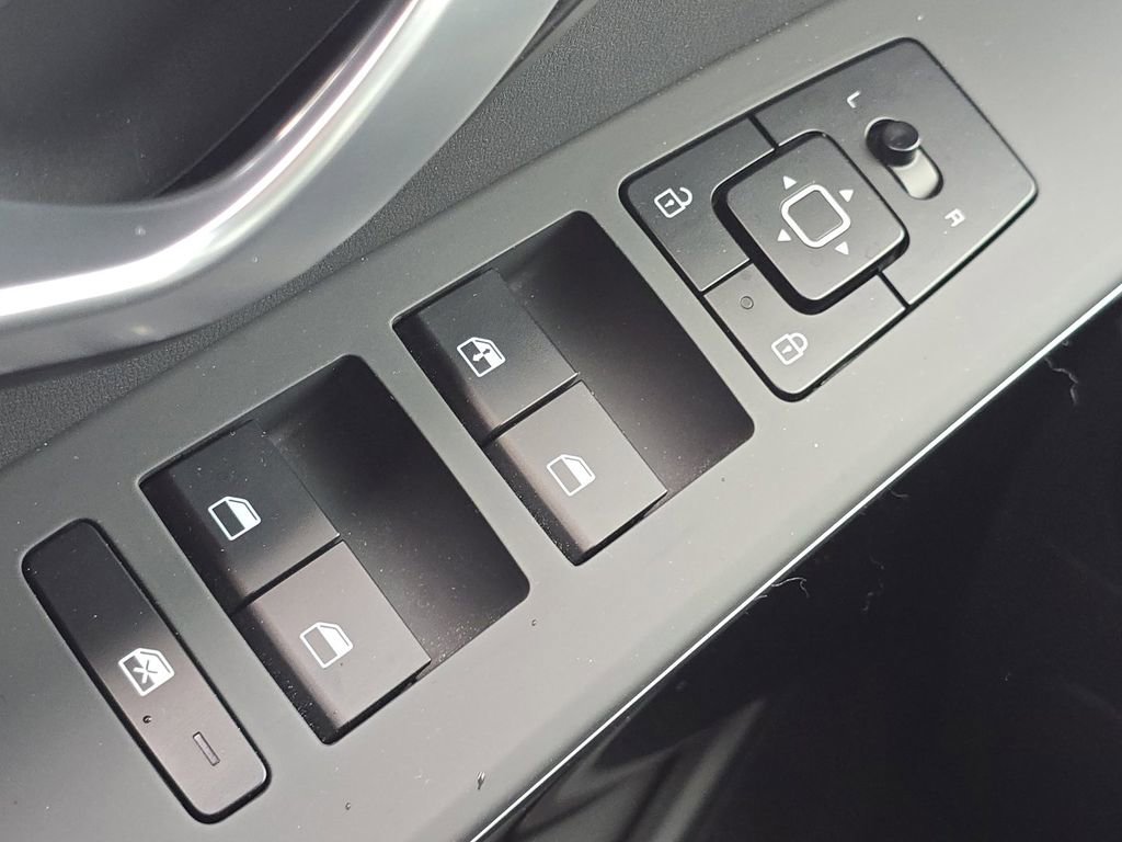 Used 2023 Kia Niro EX image 27