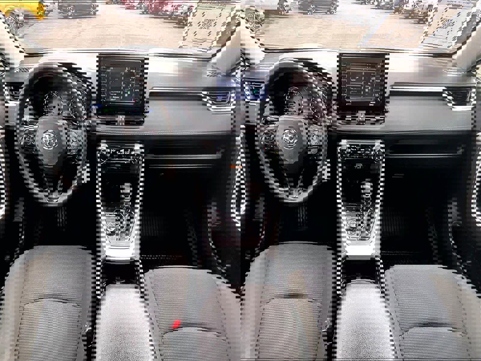 Used 2022 Toyota RAV4 LE image 17