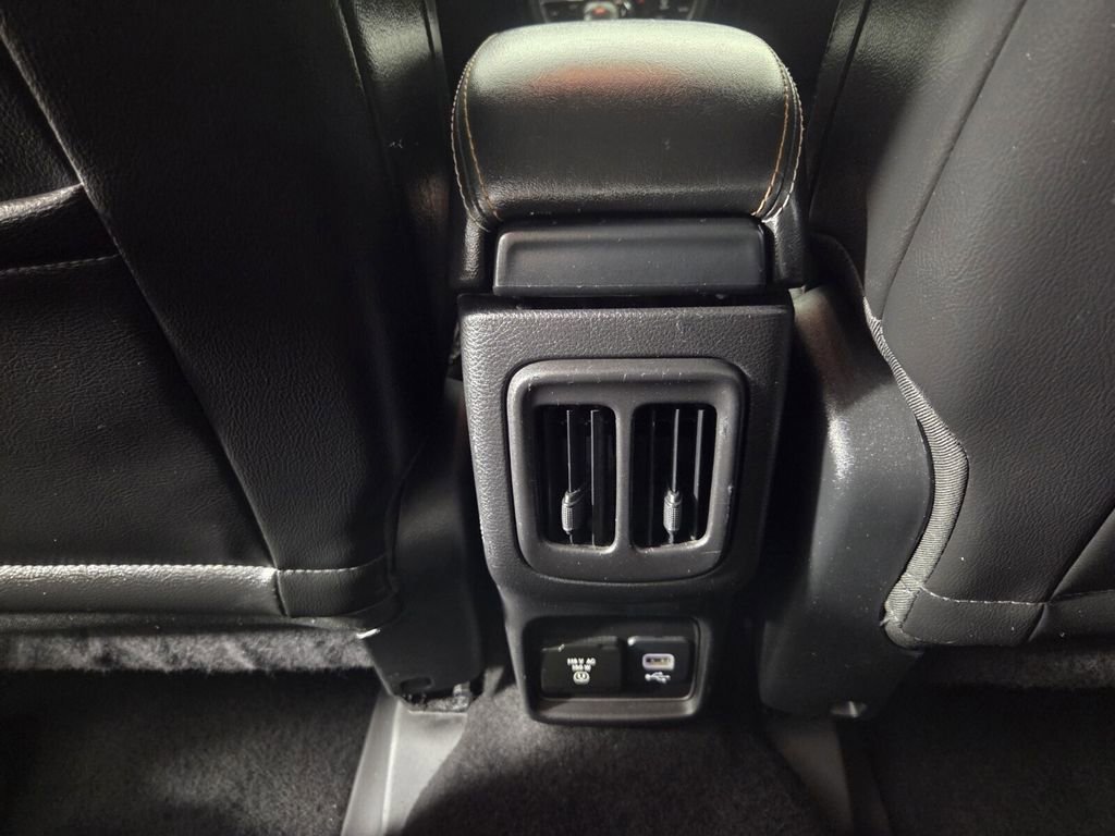 Used 2019 Jeep Compass Latitude FWD image 24