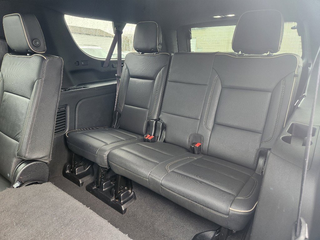 Used 2024 Chevrolet Suburban Premier image 15