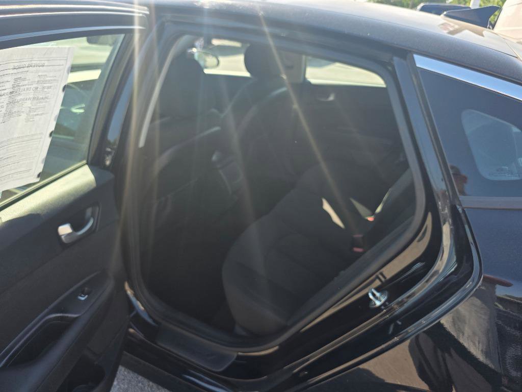 Used 2018 Kia Optima LX w/ 17" Alloy Wheels Package image 7