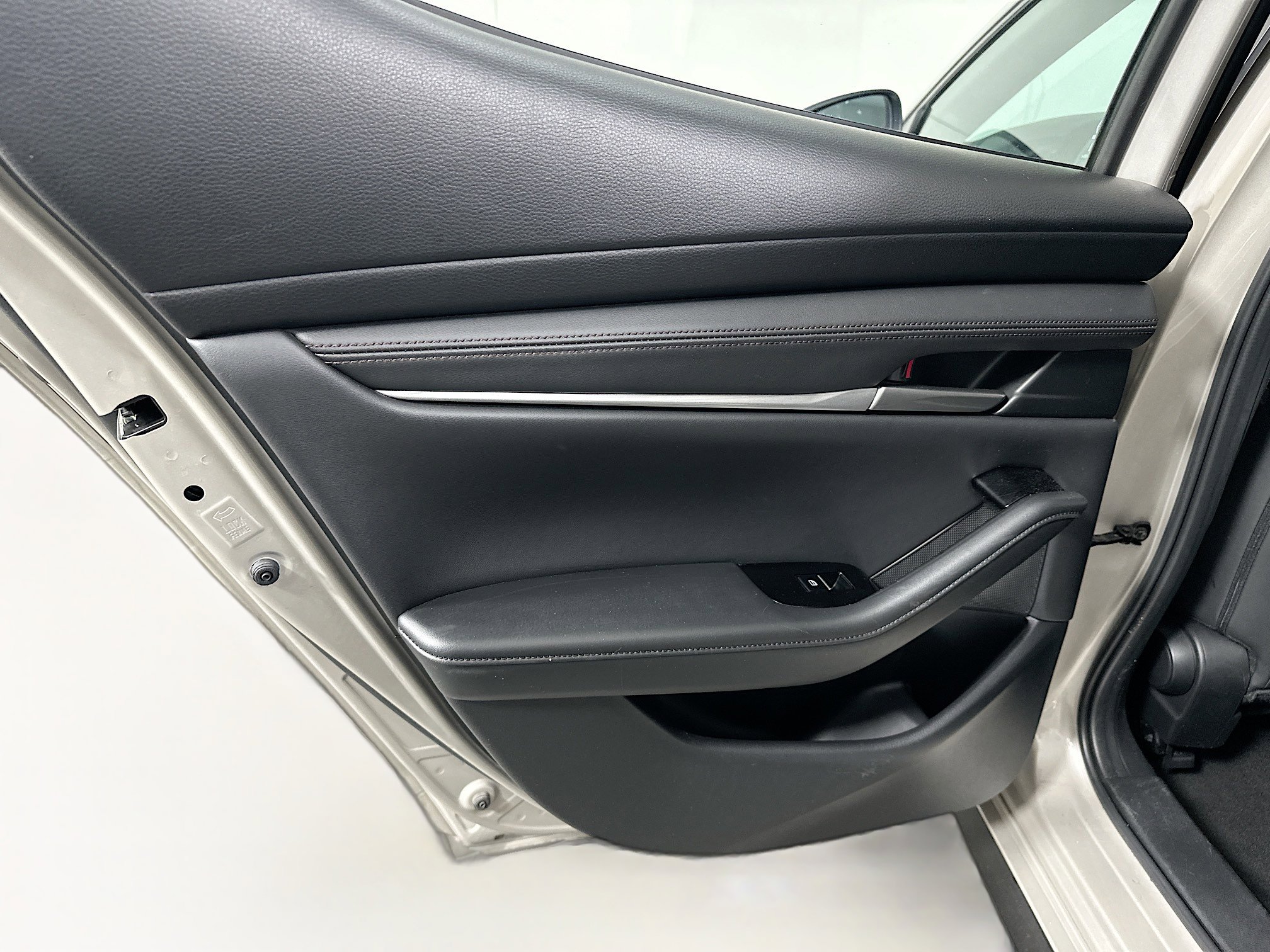 Used 2024 MAZDA MAZDA3 s image 27