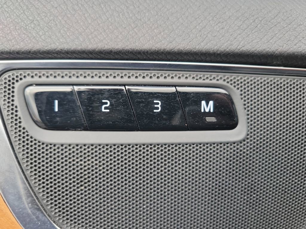 Used 2024 Volvo XC90 B5 Plus w/ Protection Package Premier image 21