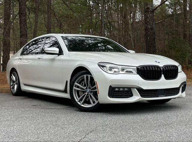 Used 2019 BMW 750i xDrive w/ M Sport Package AWD/4WD image 11