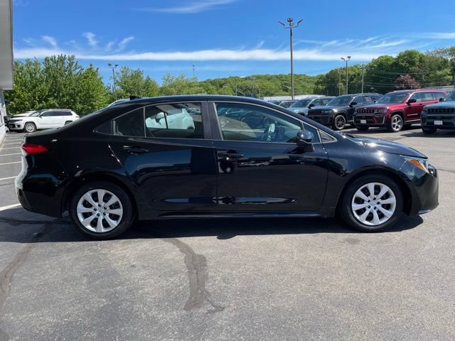 Used 2025 Toyota Corolla LE FWD image 4