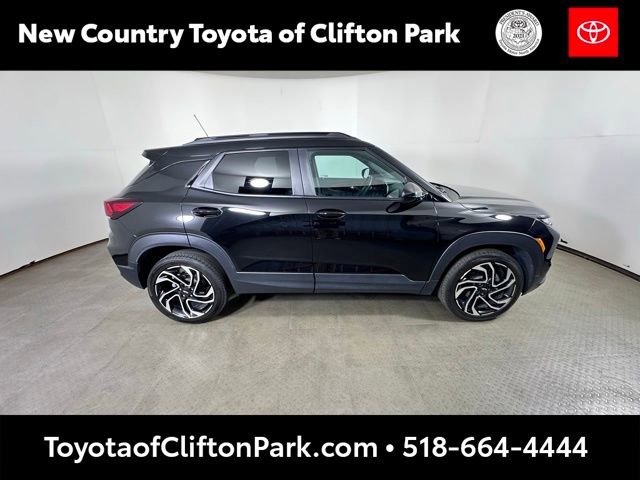 Used 2024 Chevrolet TrailBlazer RS w/ Convenience Package AWD/4WD image 2
