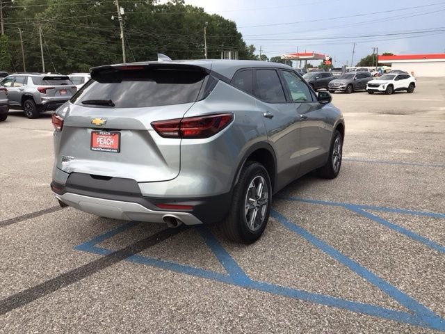 Used 2025 Chevrolet Blazer LT w/ Driver Confidence Package FWD image 3