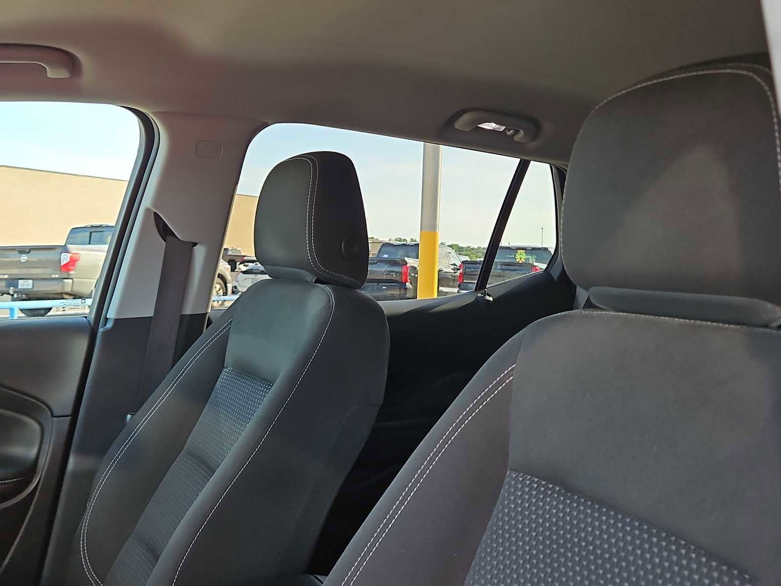 Used 2024 GMC Terrain SLE FWD image 15