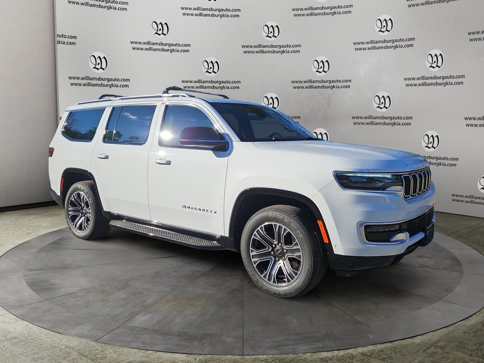 New 2025 Jeep Wagoneer 4WD image 7