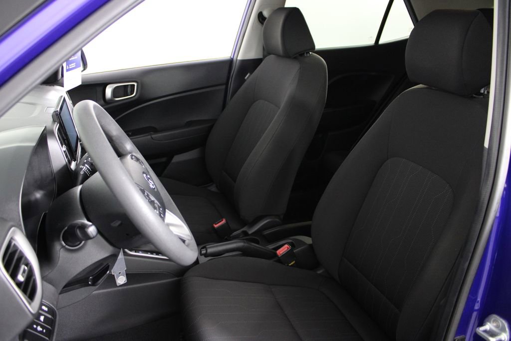 Certified 2021 Hyundai Venue SE image 18