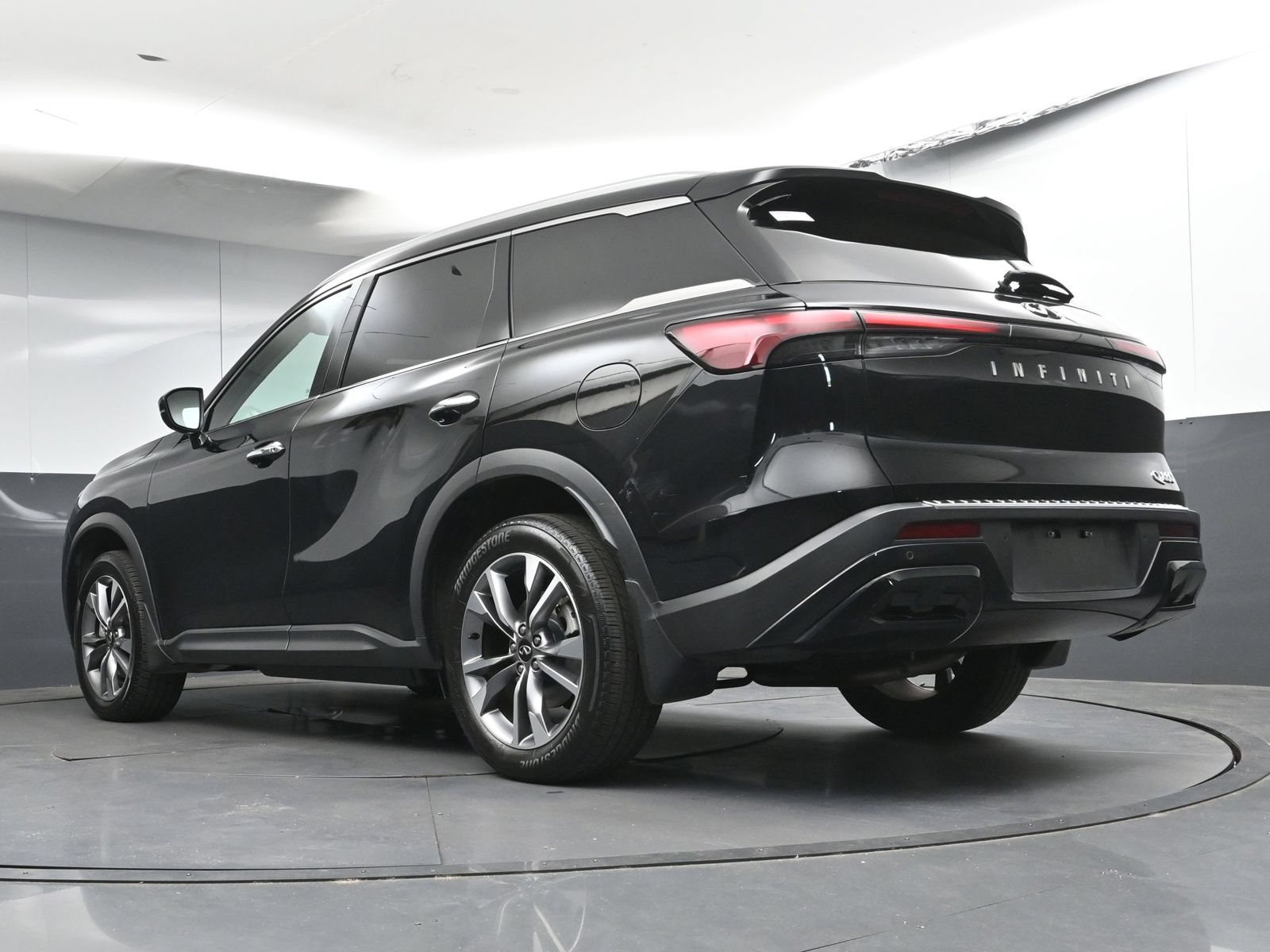 Used 2023 INFINITI QX60 Luxe w/ Cargo Package FWD image 30