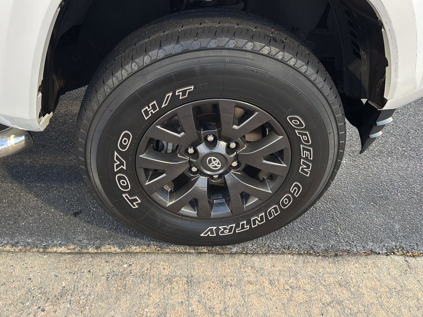 Certified 2022 Toyota Tacoma SR5 image 34