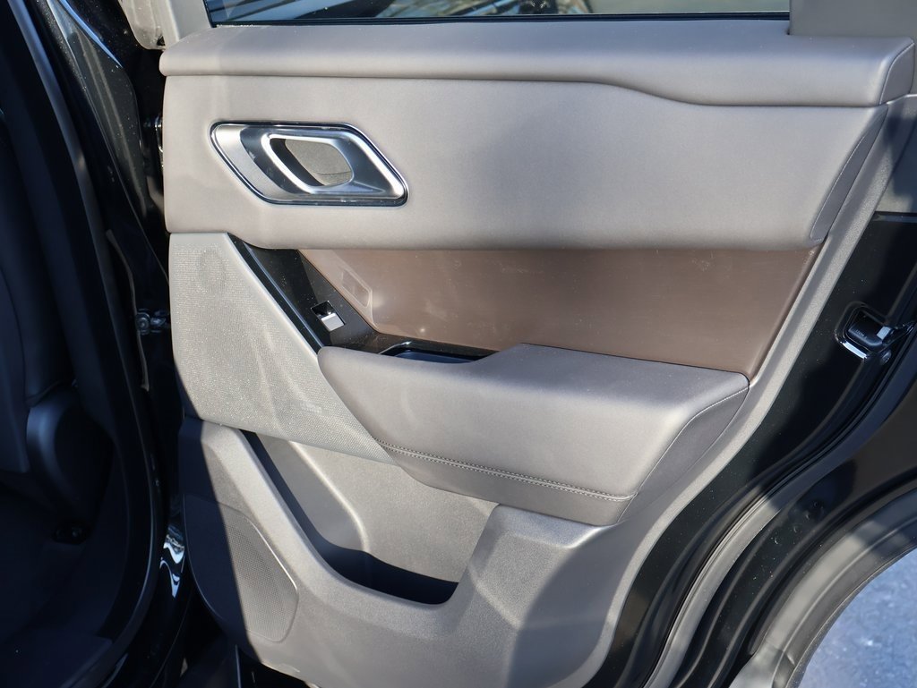 New 2026 Land Rover Range Rover Velar Dynamic SE image 15