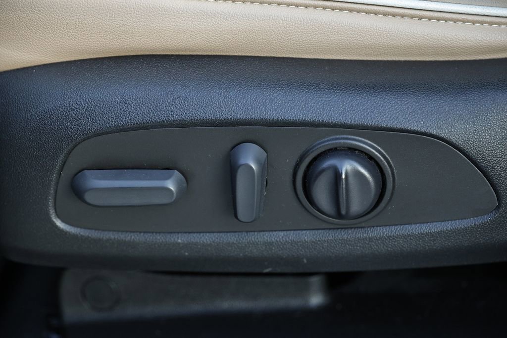 Used 2022 Chevrolet Traverse Premier image 14