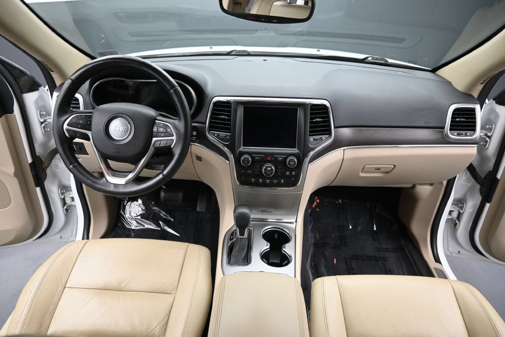 Used 2018 Jeep Grand Cherokee Limited AWD/4WD image 17