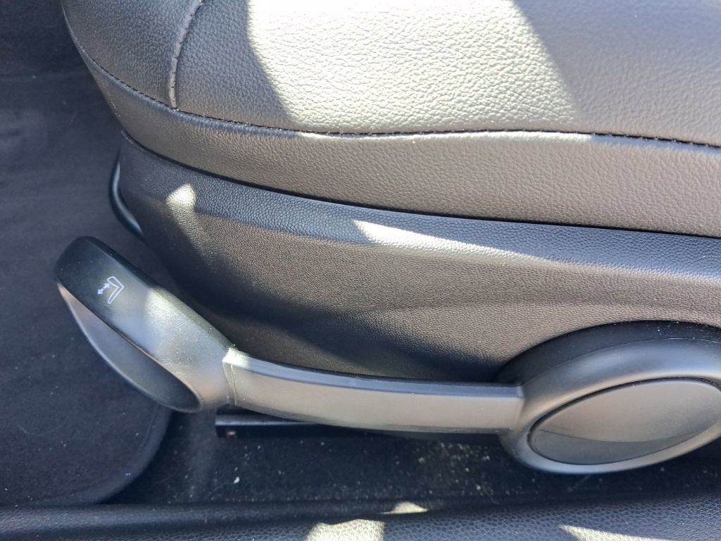 Used 2014 MINI Cooper Base image 21