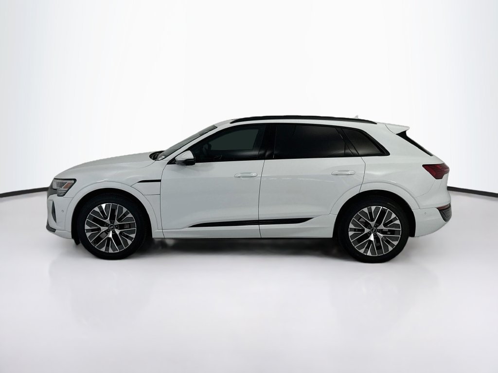 Certified 2024 Audi Q8 e-tron Prestige AWD/4WD image 8