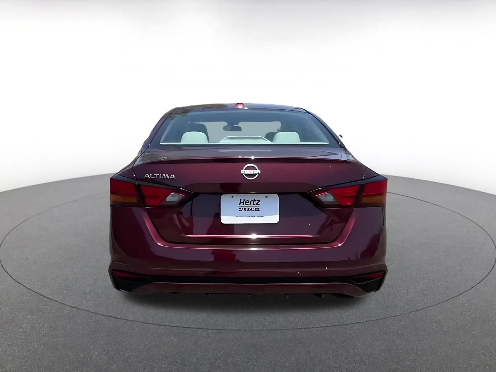 Used 2025 Nissan Altima 2.5 SV FWD image 12