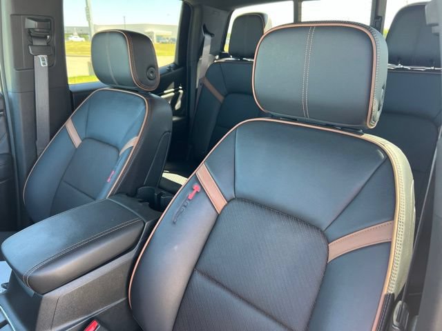 Used 2024 GMC Canyon AT4 w/ AT4 Premium Package AWD/4WD image 11