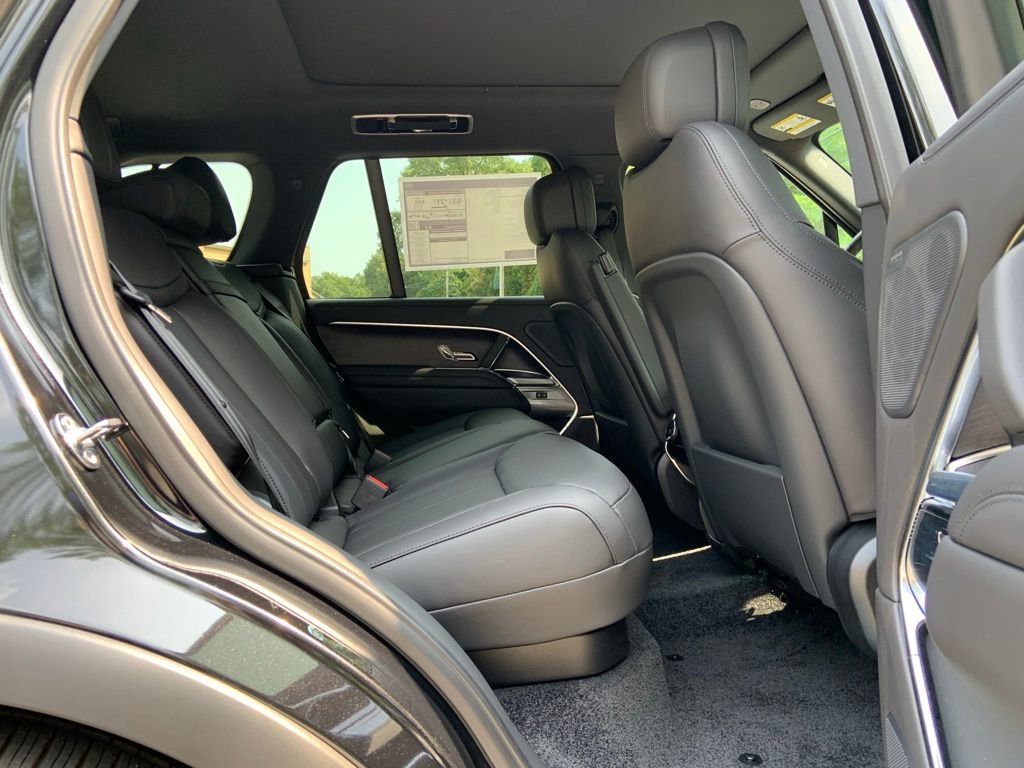 New 2025 Land Rover Range Rover SE image 17