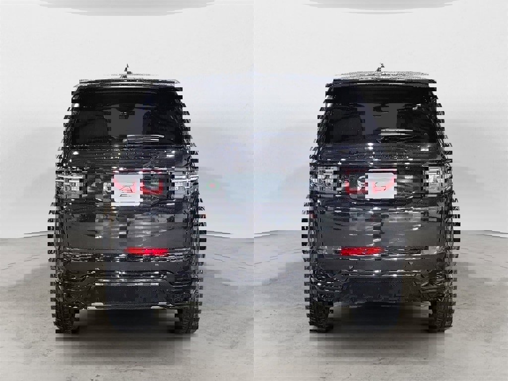 New 2025 Land Rover Discovery Sport Dynamic SE image 4