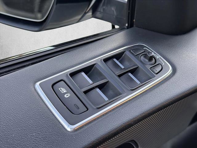 Used 2018 Jaguar F-PACE S image 15