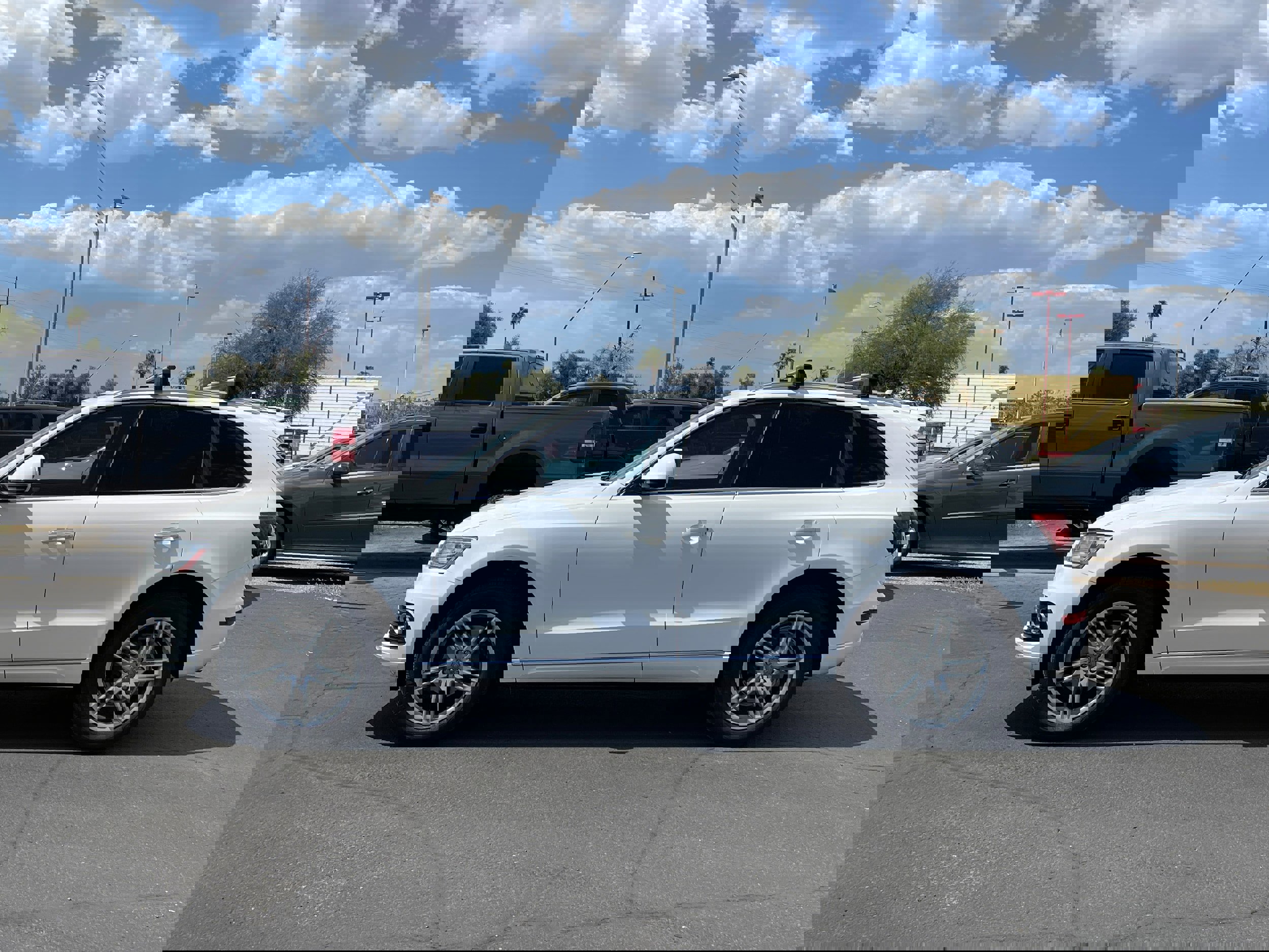 Used 2016 Audi Q5 2.0T Premium Plus w/ Technology Package image 2