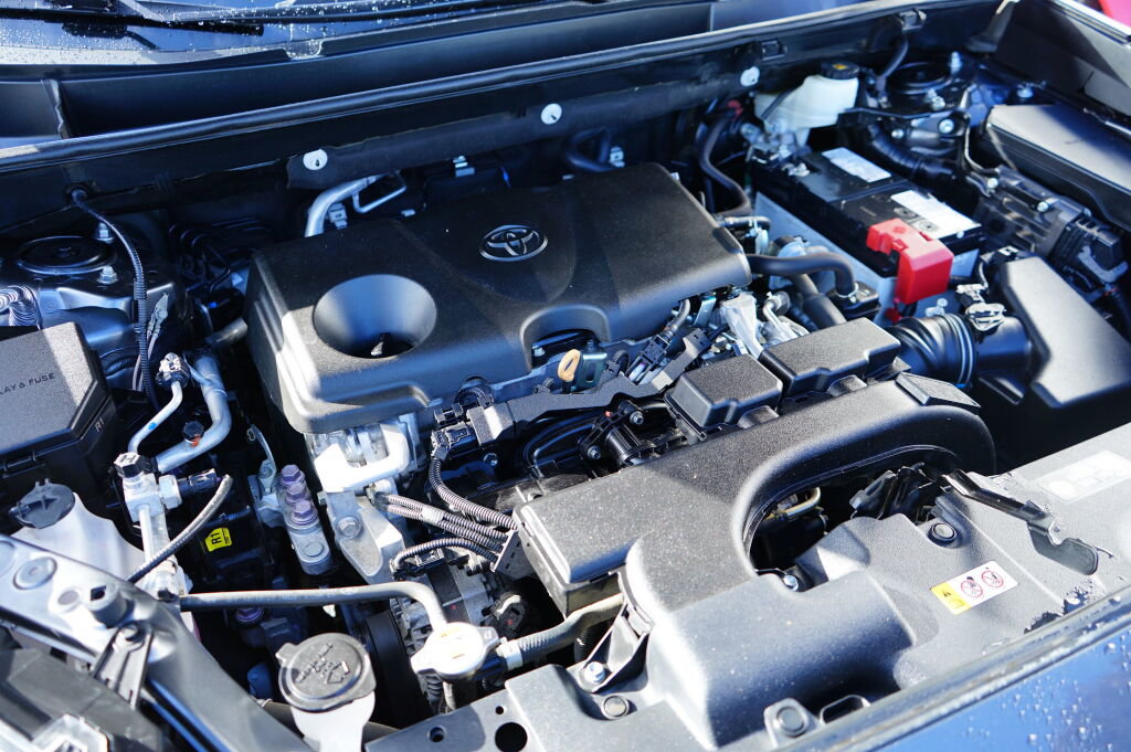 Used 2021 Toyota RAV4 XLE Premium image 8