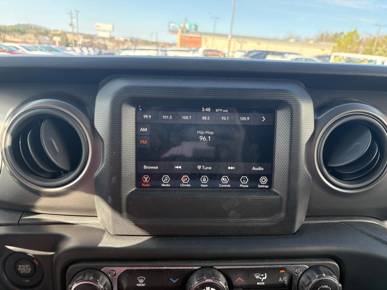 Used 2023 Jeep Wrangler Sport S image 26