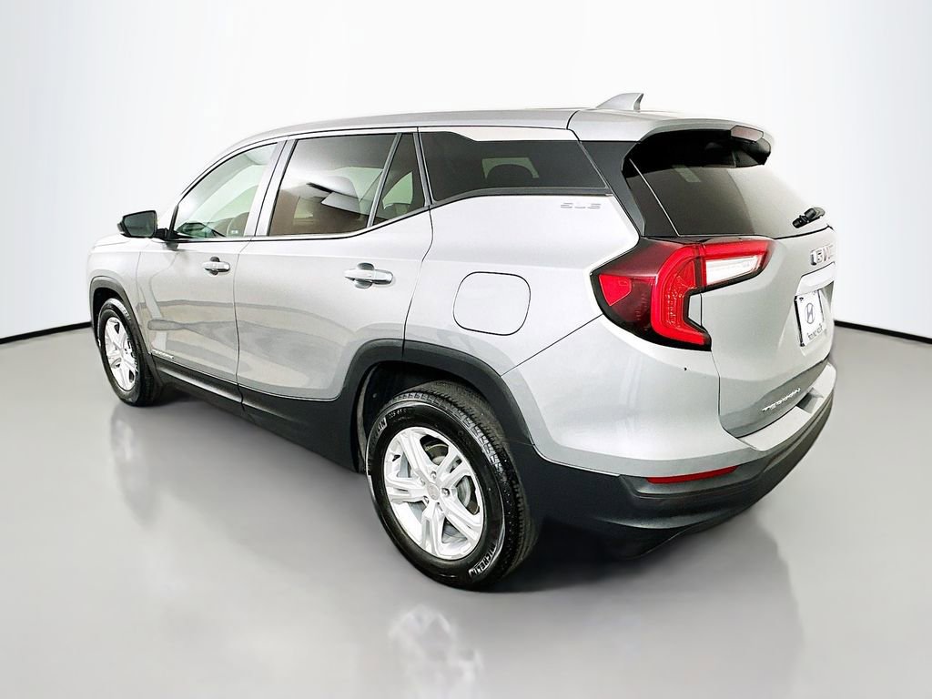 Used 2024 GMC Terrain SLE image 7
