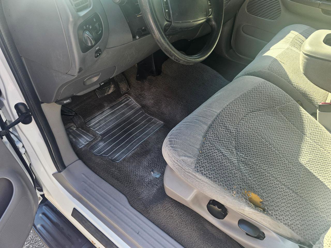 Used 2001 Ford F150 XLT image 25