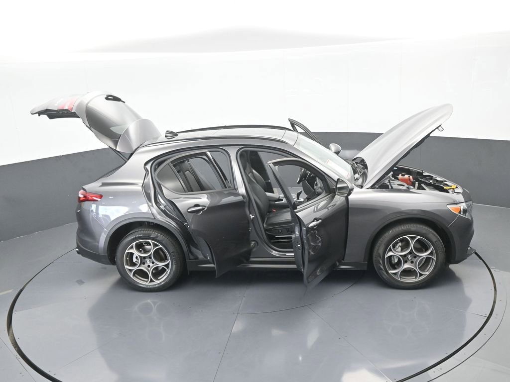 Used 2023 Alfa Romeo Stelvio Sprint image 72
