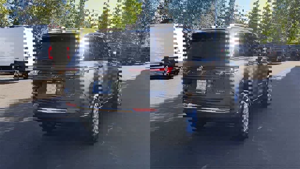 New 2025 Jeep Grand Cherokee Laredo X w/ Luxury Tech Group I image 8