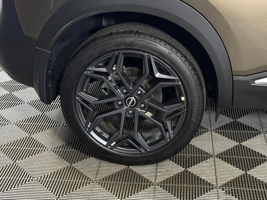Used 2026 Nissan Kicks SR w/ Cold Weather Package FWD image 12