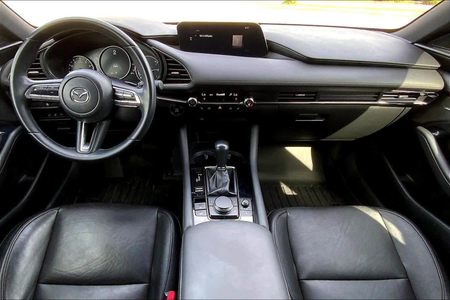 Used 2020 MAZDA MAZDA3 Hatchback w/ Premium Package FWD image 16