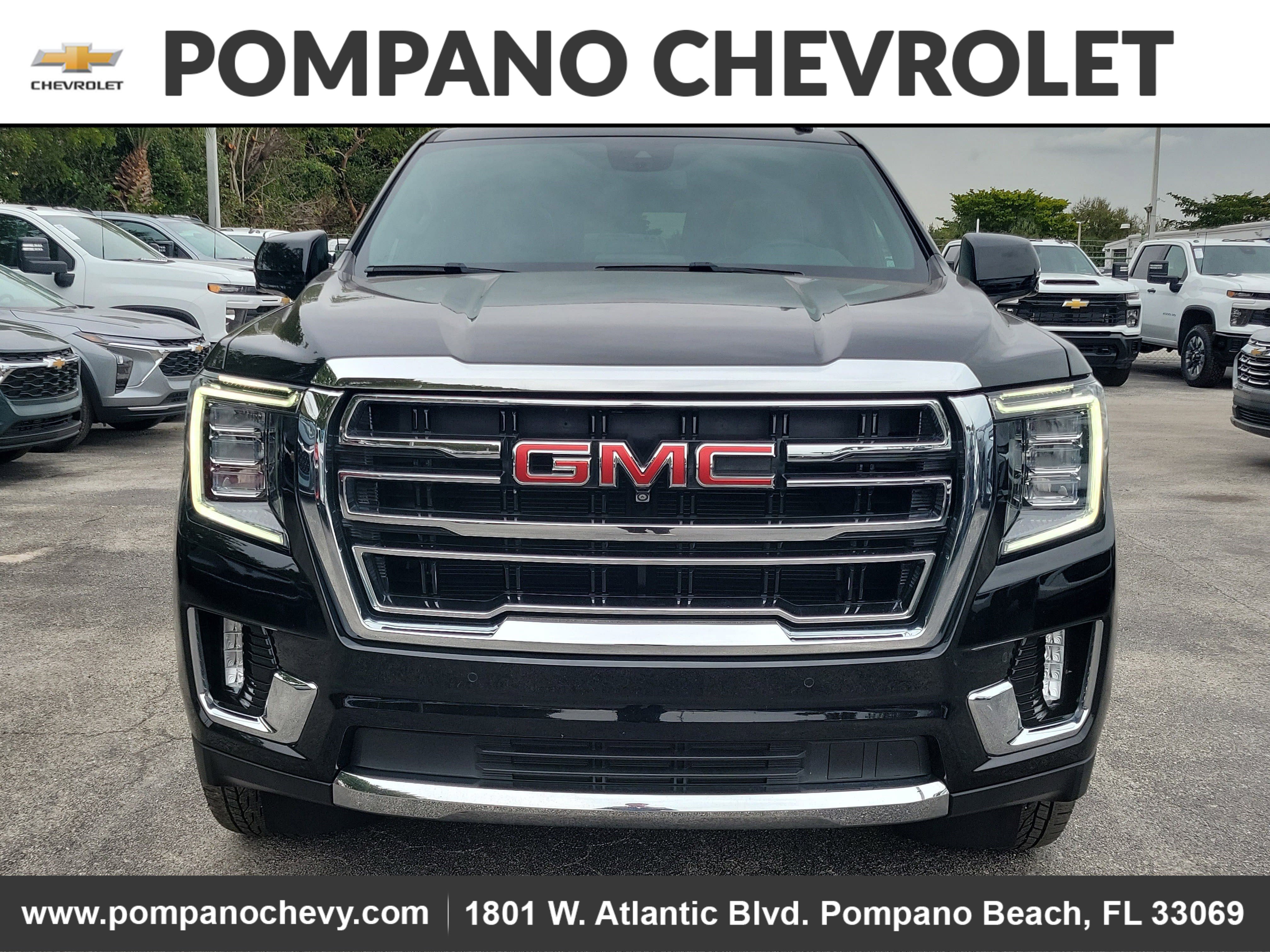 Used 2023 GMC Yukon SLT w/ SLT Premium Package image 8