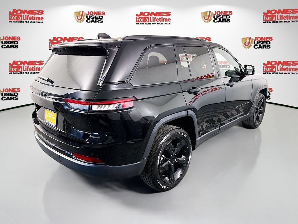 Used 2023 Jeep Grand Cherokee Altitude AWD/4WD image 17