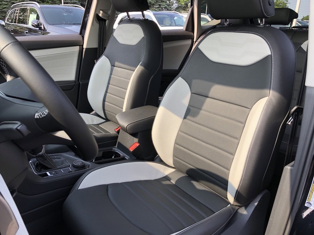 New 2025 Volkswagen Taos SEL image 29