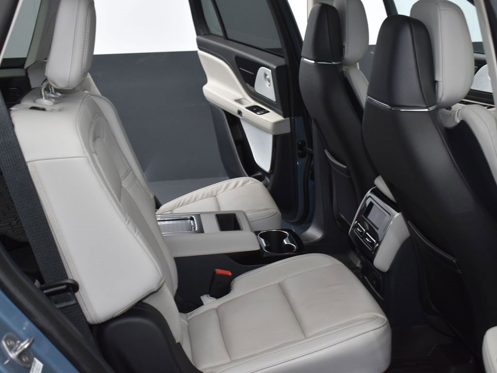 Certified 2025 Lincoln Aviator Reserve w/ Equipment Group 201A image 13