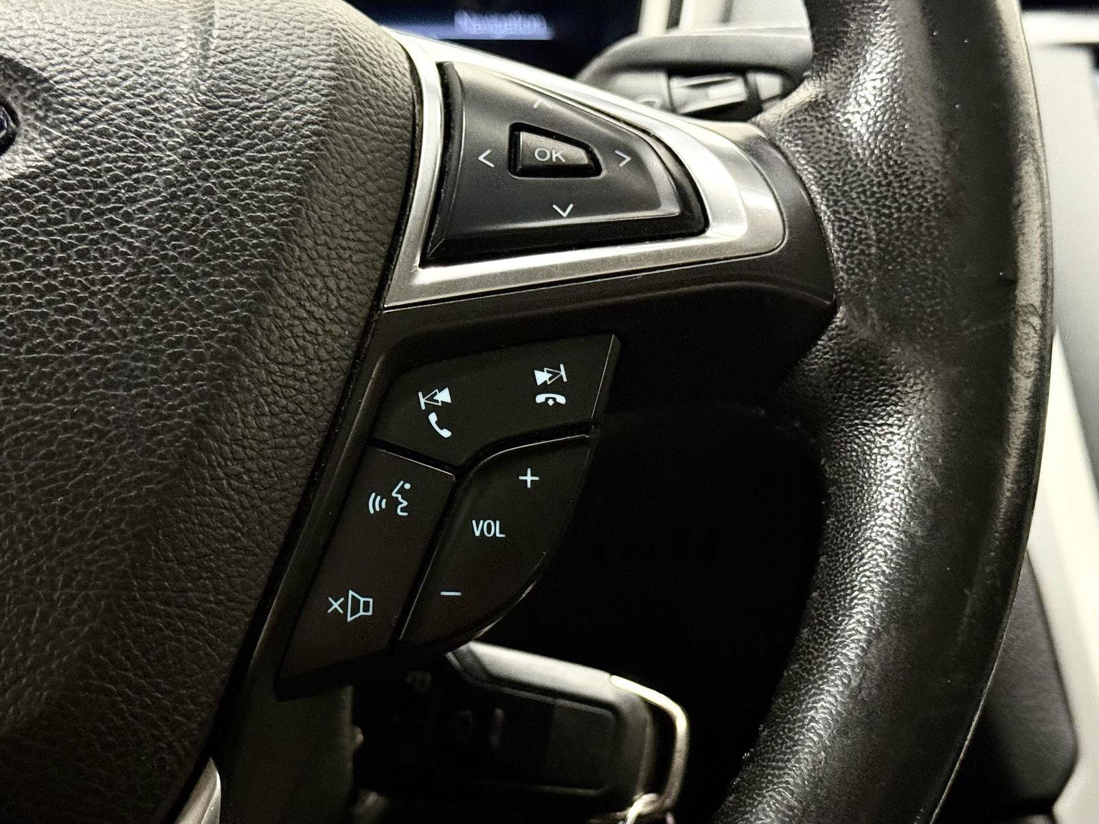 Used 2016 Ford Fusion SE FWD image 24