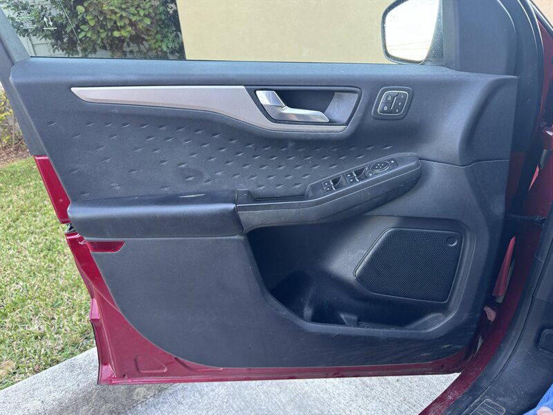 Used 2020 Ford Escape SEL image 14