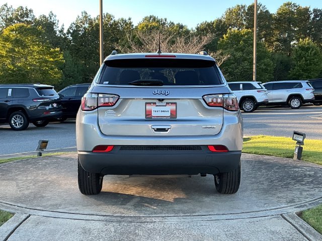 Used 2021 Jeep Compass Latitude w/ Sun and Sound Group FWD image 6