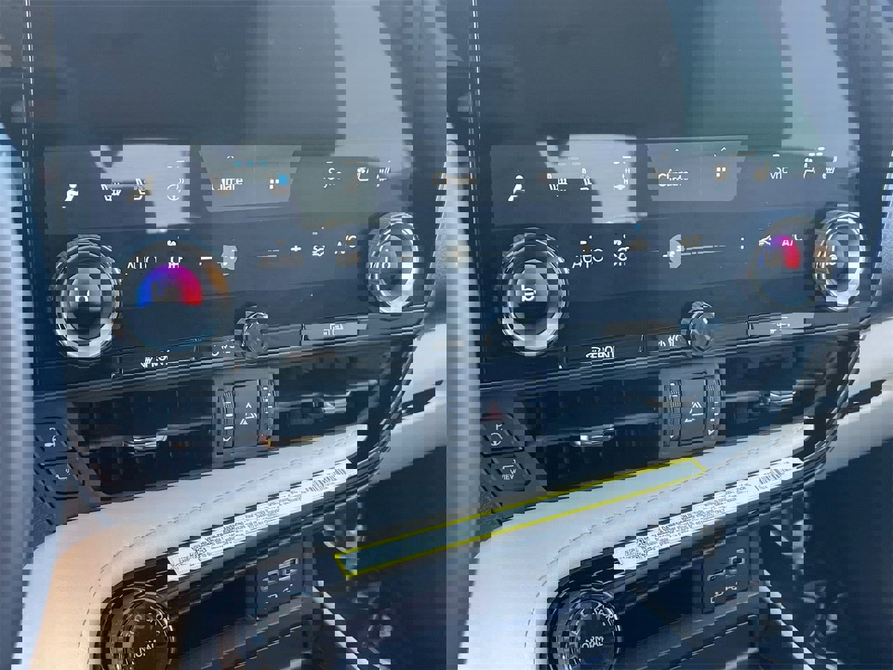 Used 2025 Lexus NX 300h AWD w/ Luxury Package image 27