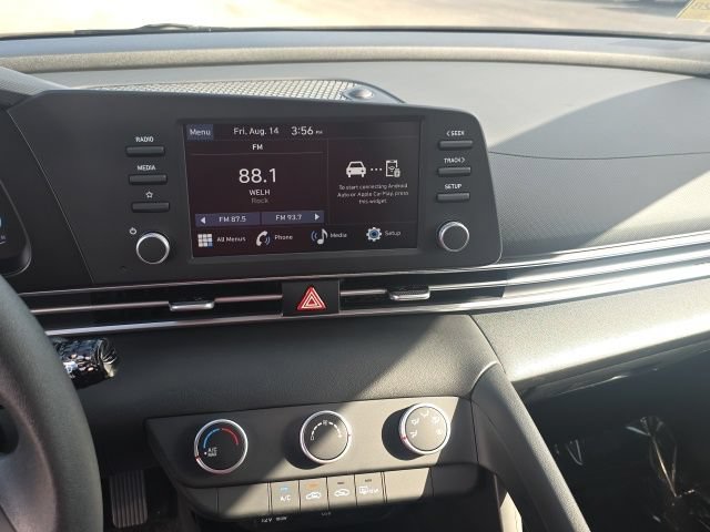 Used 2025 Hyundai Elantra SE FWD image 20