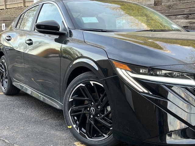 New 2026 Nissan Sentra SR w/ Floor Mat Package FWD image 6