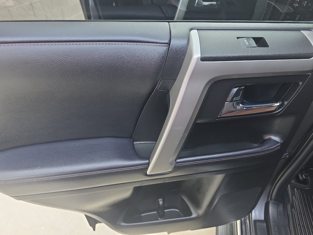 Used 2022 Toyota 4Runner Limited AWD/4WD image 17